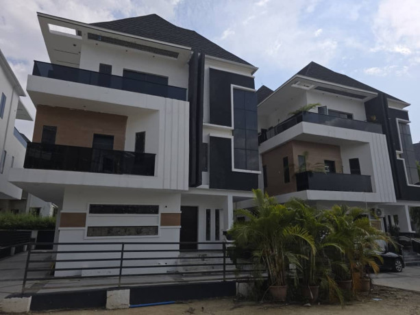 luxury-exquisite-5-bedroom-duplex-big-0