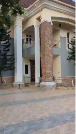 7-bedrooms-and-3-palour-with-2-boys-quaters-lakeview-phase-1-big-0