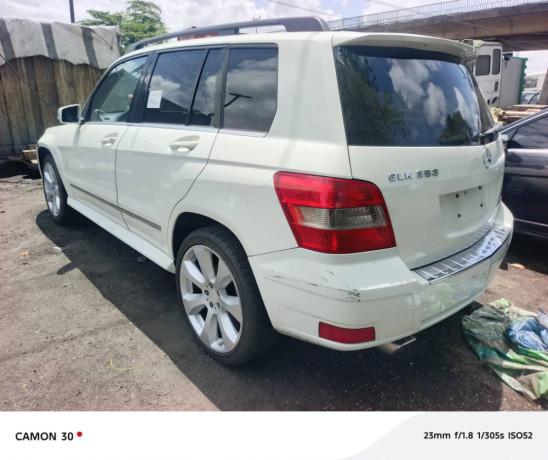 clean-foreign-used-benz-glk350-2011-big-2