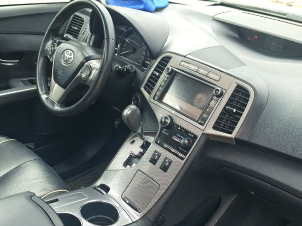 distress-deal-foreign-used-venza-awd-2013-big-3